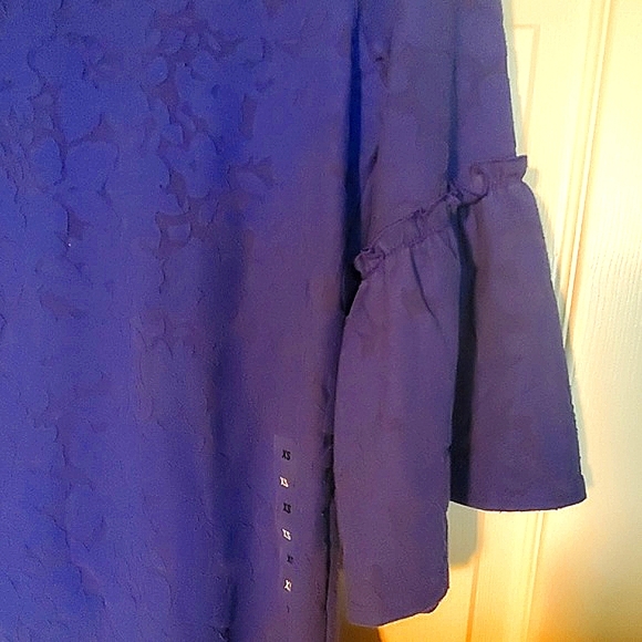 NWT Apt. 9 Burnout Bell-Sleeve Top - Picture 3 of 5